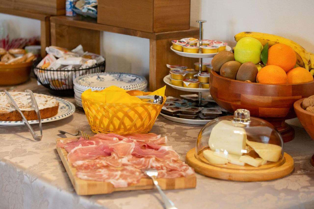 Il Casolare Bed & Breakfast Gradara Exterior photo