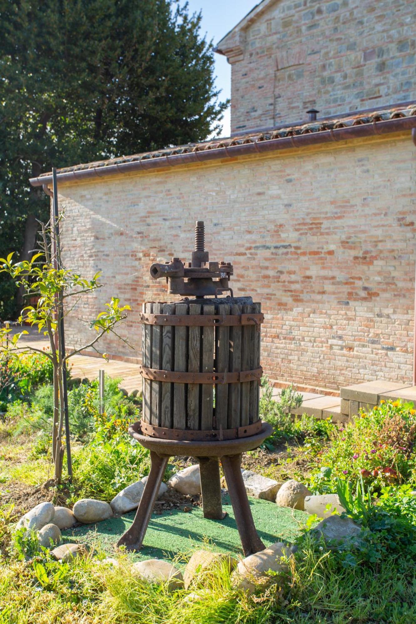 Il Casolare Bed & Breakfast Gradara Exterior photo